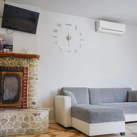 Alanno Family Apartment Exterior photo