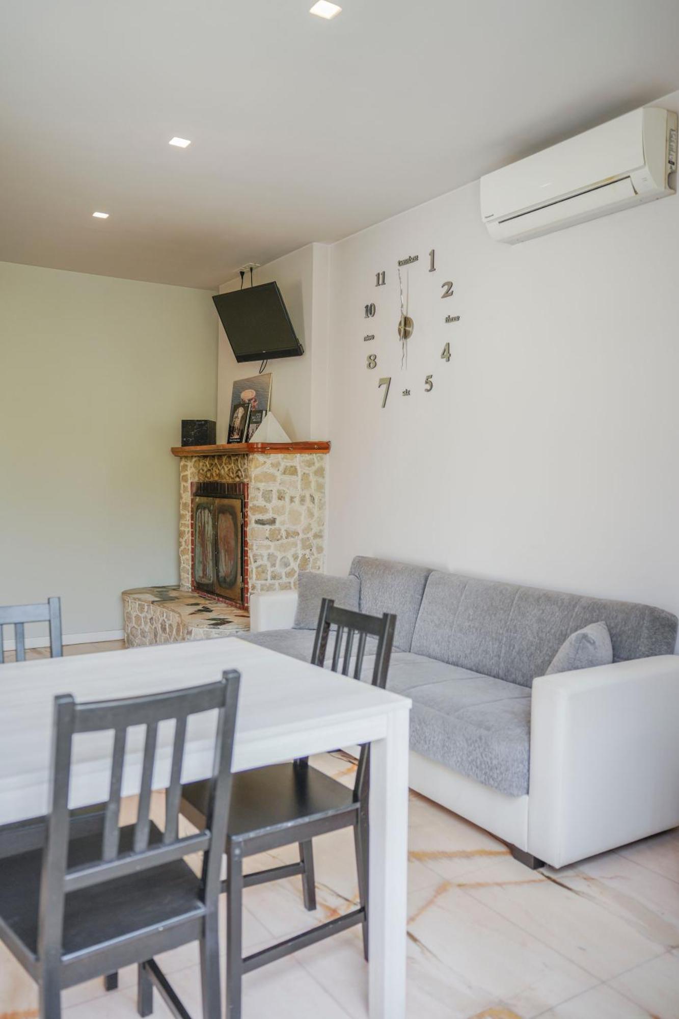 Family Apartment *